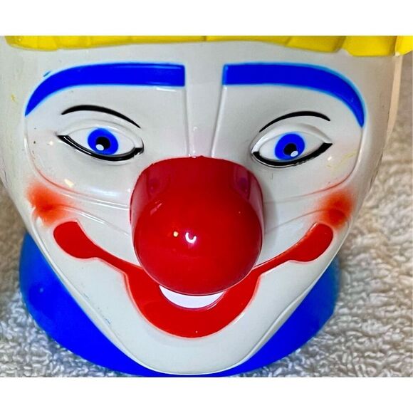 Vintage Circus Clown Yellow Hair Mug Ringling Bros Plastic Mug Cup - Picture 8 of 10